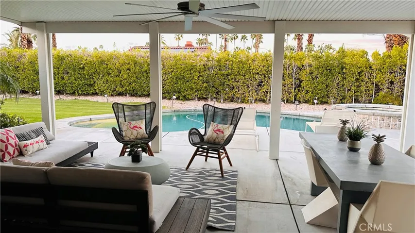 1050 E Louise Drive, Palm Springs, California 92262