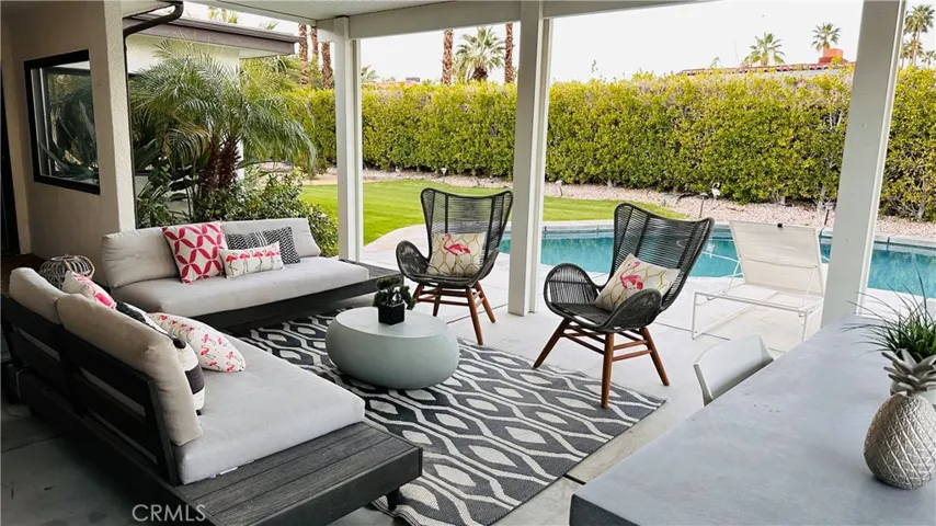 1050 E Louise Drive, Palm Springs, California 92262