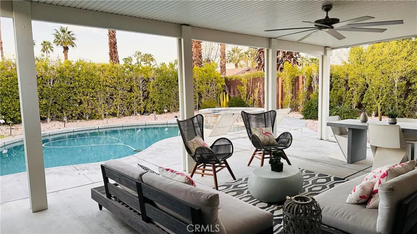 1050 E Louise Drive, Palm Springs, California 92262