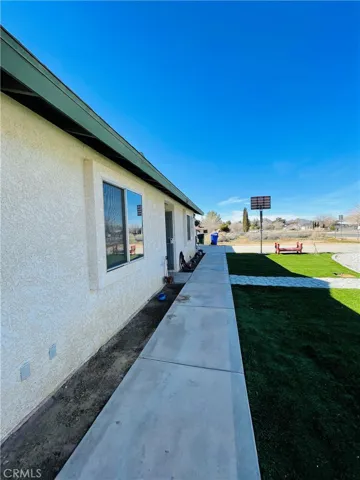 21245 Pine Ridge Avenue, Apple Valley, California 92307