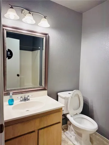 21245 Pine Ridge Avenue, Apple Valley, California 92307