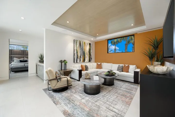 GUEST WING - Loft