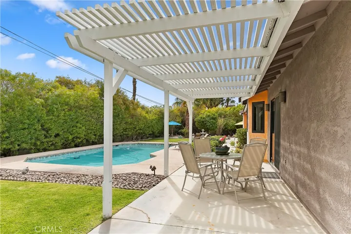 2004 Nicola Road E, Palm Springs, California 92262