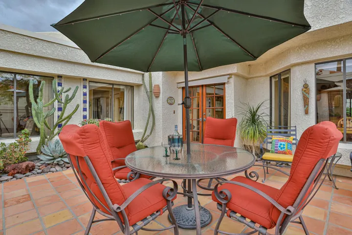Dine al fresco!