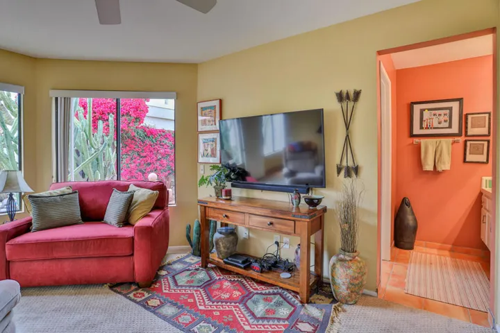 Guest suite/den