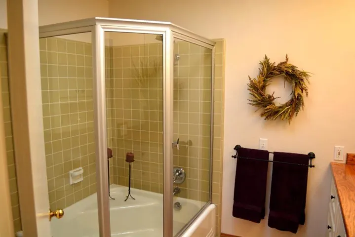 HallBath2a