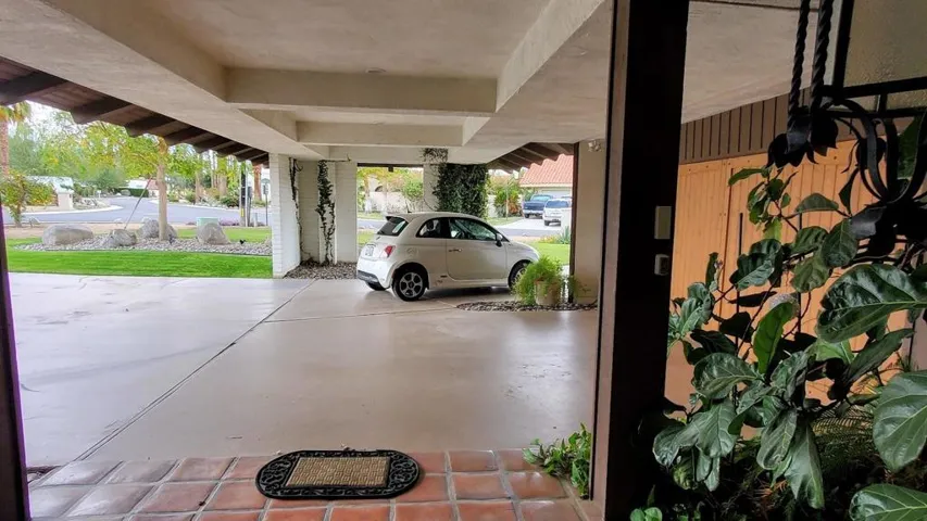 portico-1