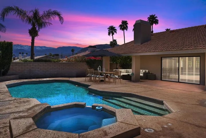Relax and Enjoy 40724 Clover Lane