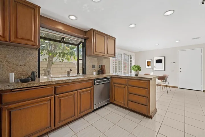 Kitchen Has Bright Breakfast Nook