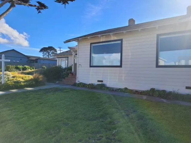 911 Shell Avenue, Pacific Grove, California 93950