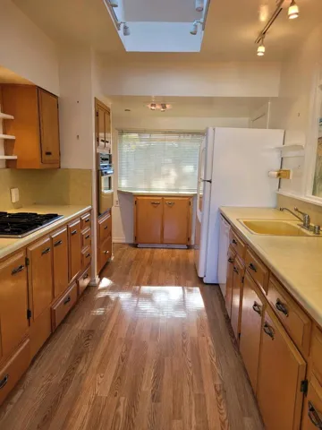 911 Shell Avenue, Pacific Grove, California 93950