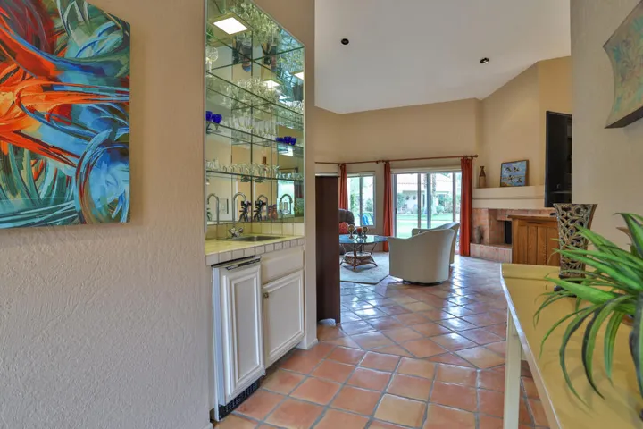 Entry with bar