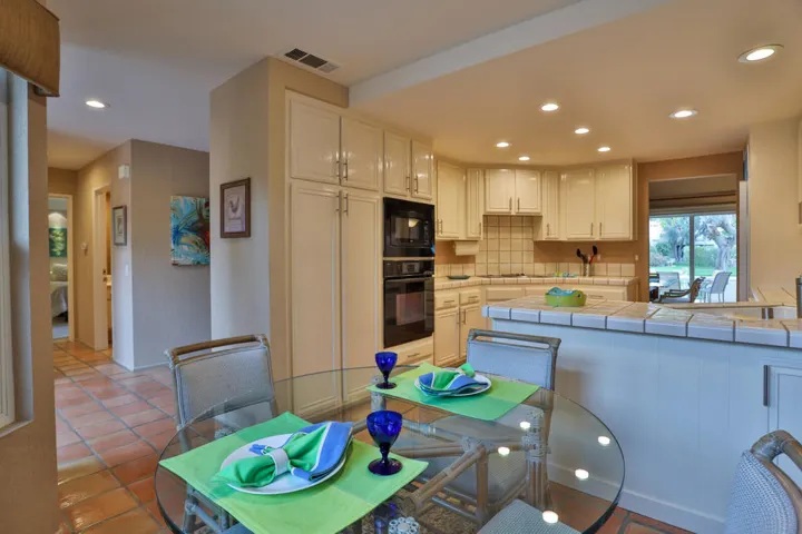 Breakfast nook...