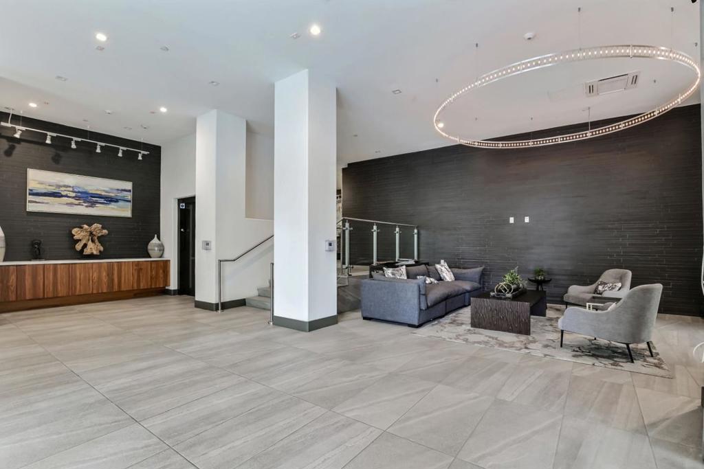 2348 Kinetic Unit 106, California home-pic-28