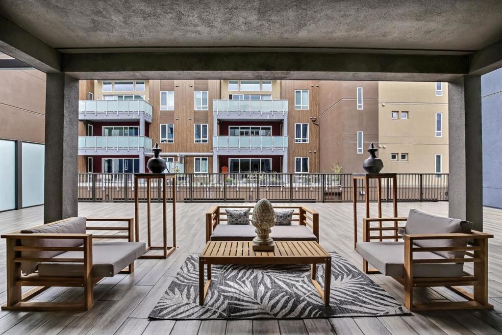 2348 Kinetic Unit 106, California home-pic-0
