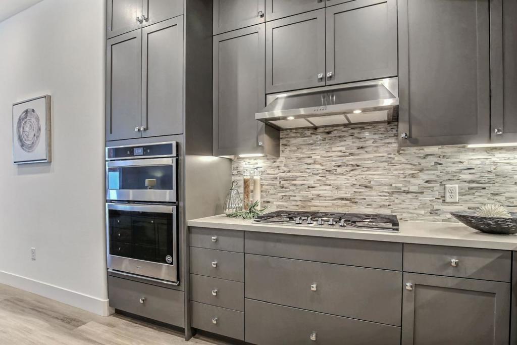 2348 Kinetic Unit 106, California home-pic-9