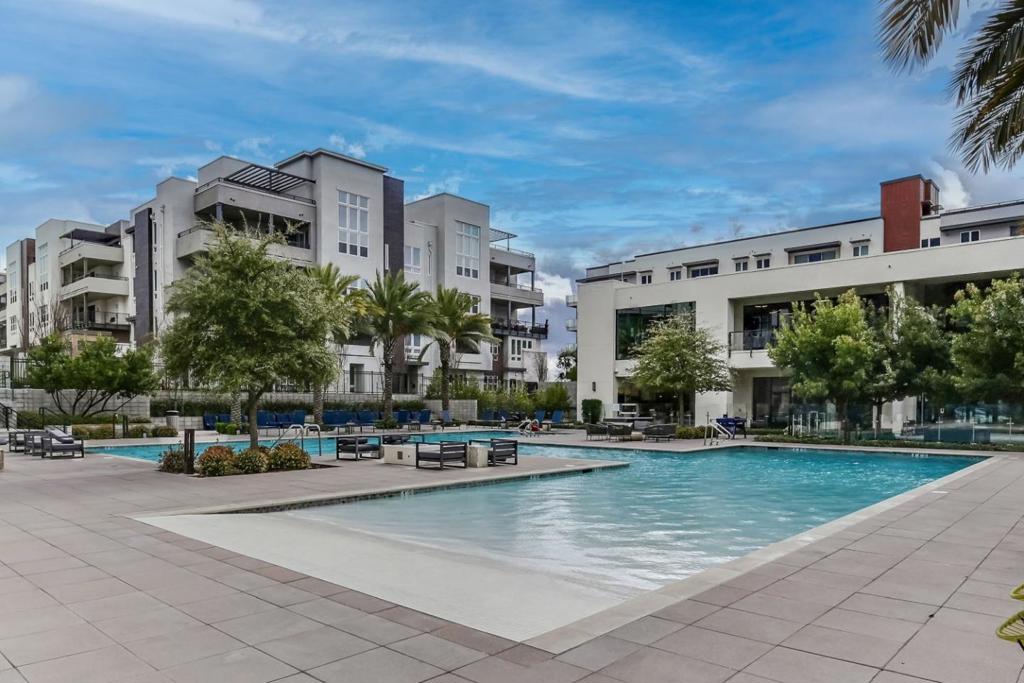 2348 Kinetic Unit 106, California home-pic-23