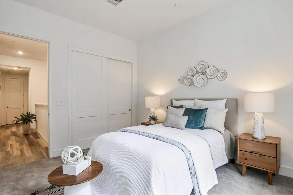2348 Kinetic Unit 106, California home-pic-11