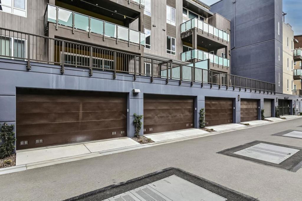 2348 Kinetic Unit 106, California home-pic-18