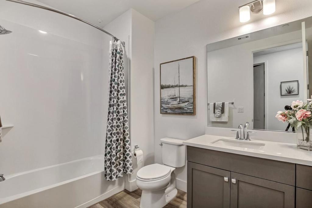 2348 Kinetic Unit 106, California home-pic-12