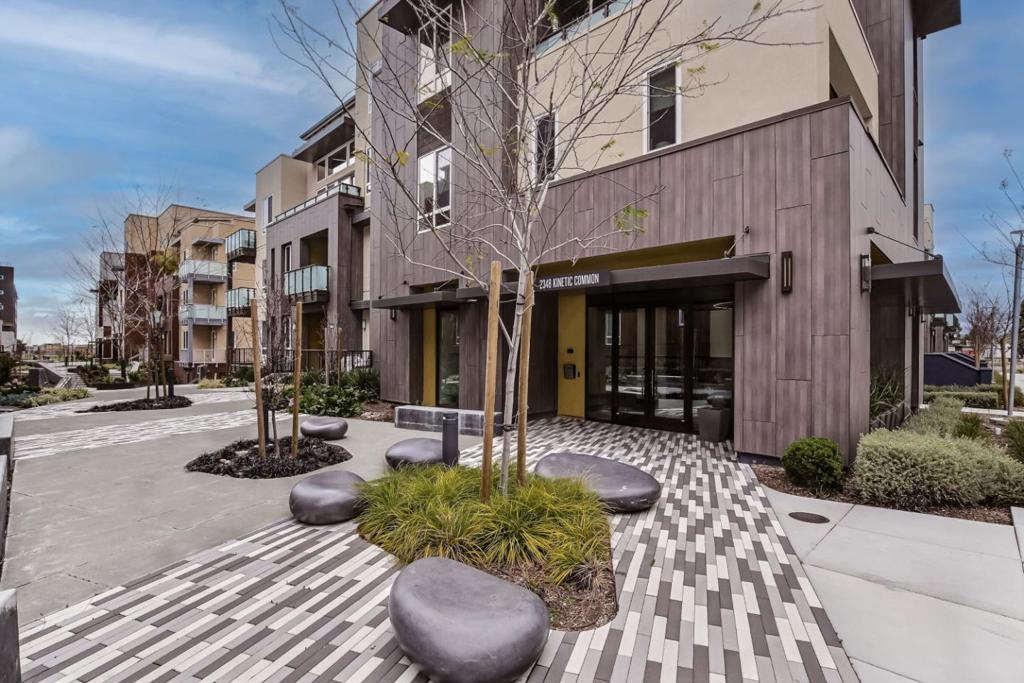 2348 Kinetic Unit 106, California home-pic-25