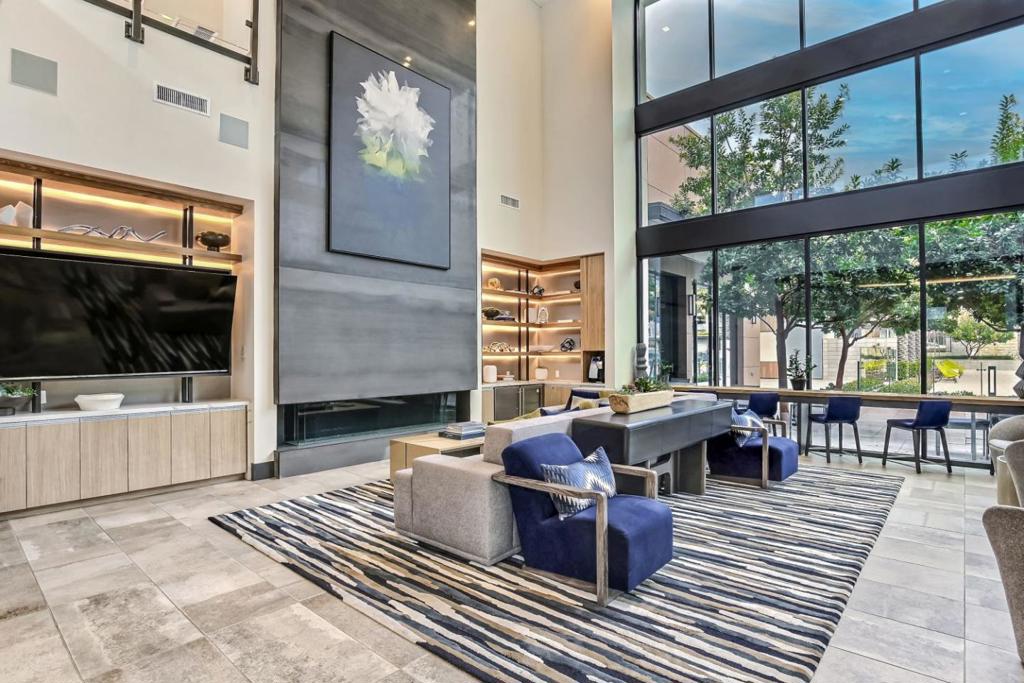 2348 Kinetic Unit 106, California home-pic-27