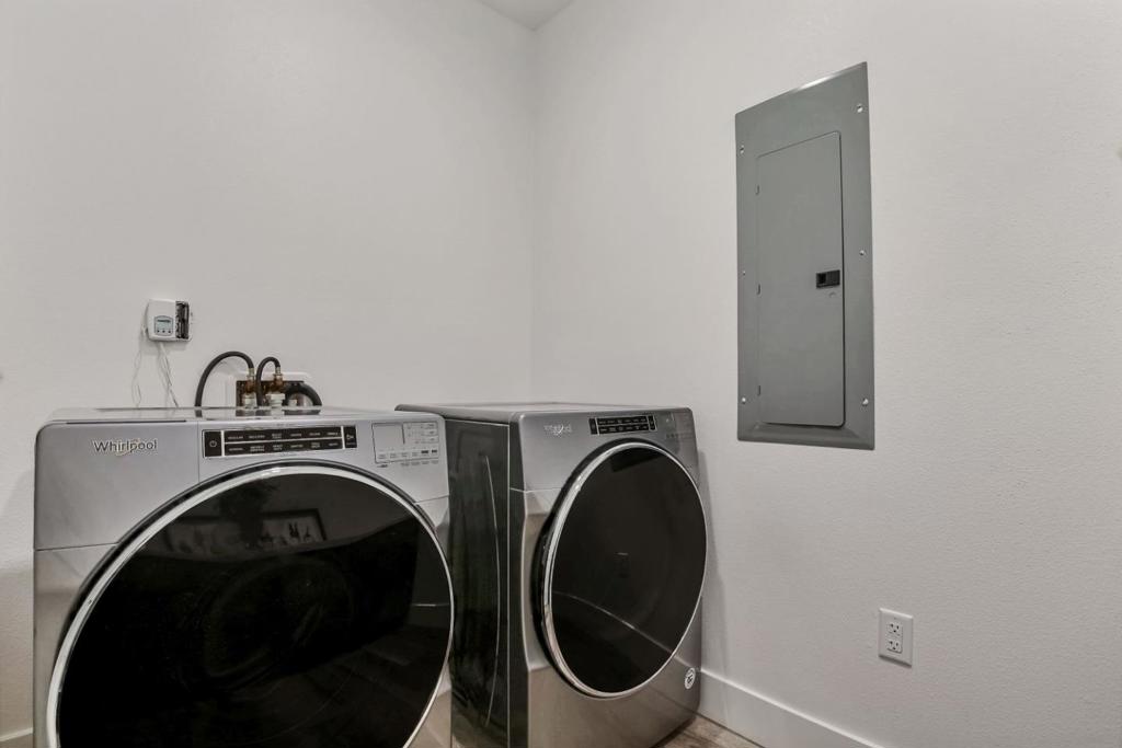 2348 Kinetic Unit 106, California home-pic-17