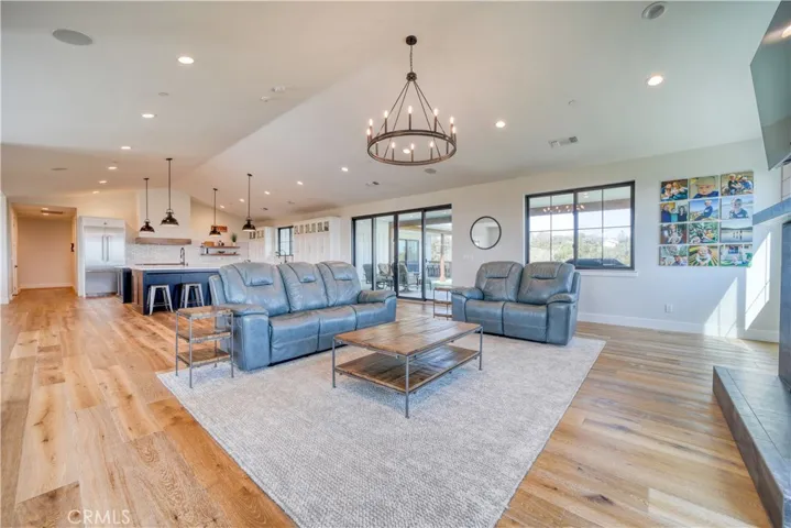 10820 Vista Road, Atascadero, California 93422