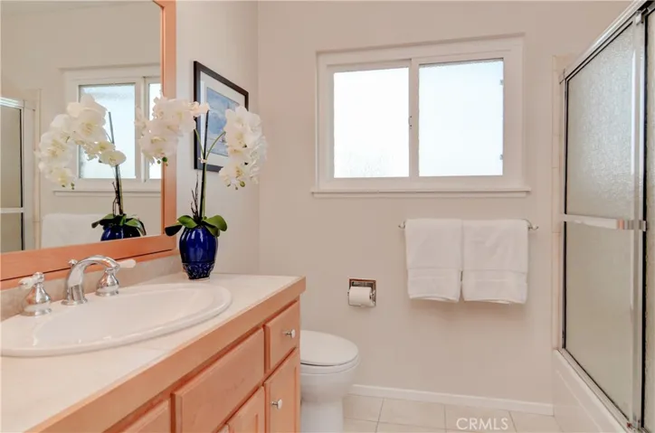 Upstairs hall bath...another spacious room...