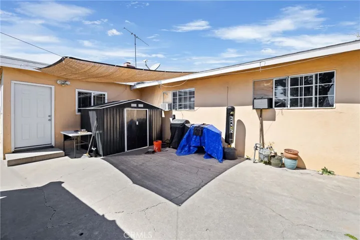 2010 W Glenwood Place, Santa Ana, California 92704