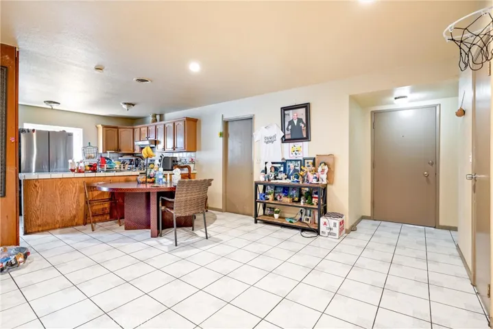 2010 W Glenwood Place, Santa Ana, California 92704