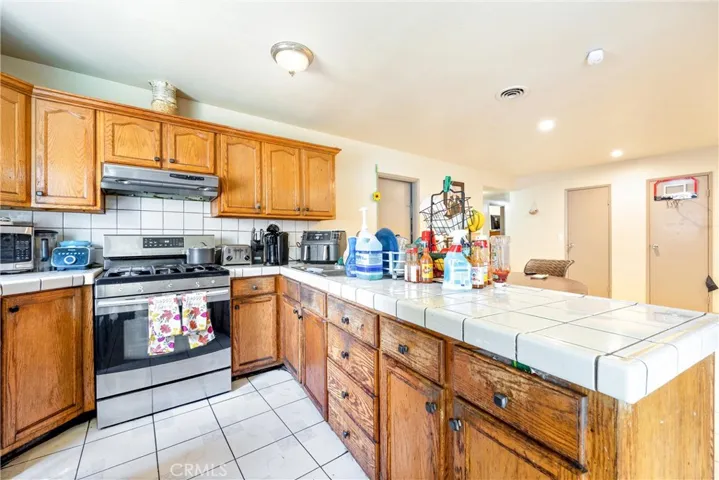2010 W Glenwood Place, Santa Ana, California 92704