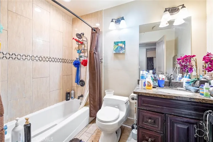 2010 W Glenwood Place, Santa Ana, California 92704