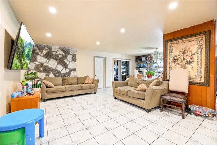 2010 W Glenwood Place, Santa Ana, California 92704