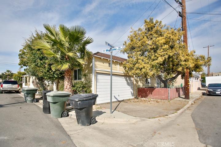 10591 Walnut - 1 attached car garage