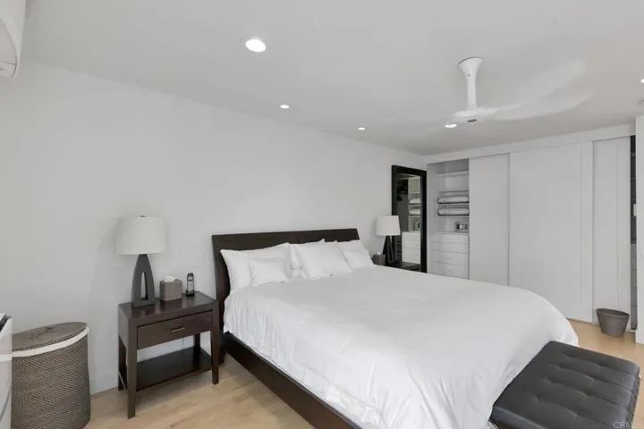 419 Stratford Ct., Del Mar, California 92014