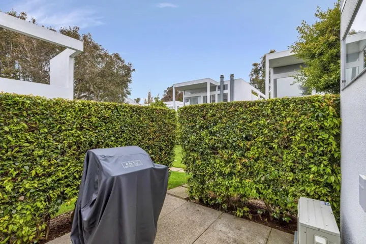 419 Stratford Ct., Del Mar, California 92014