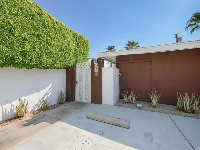 502 S Calle Santa Rosa, Palm Springs, California 92264
