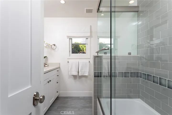 Main-Level Full Bath