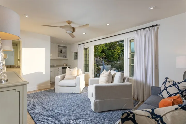Lower-Level Bonus Room