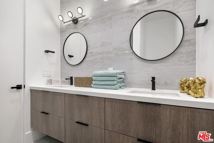 1236 N Spaulding Avenue Unit 3, West Hollywood, California 90046