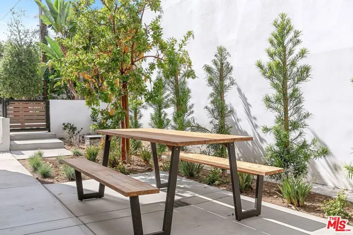 1236 N Spaulding Avenue Unit 3, West Hollywood, California 90046