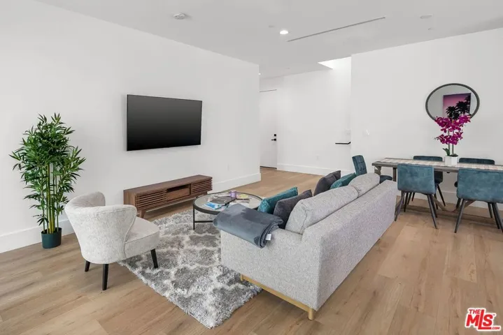 1236 N Spaulding Avenue Unit 3, West Hollywood, California 90046