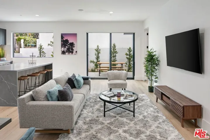 1236 N Spaulding Avenue Unit 3, West Hollywood, California 90046