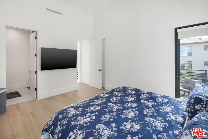 1236 N Spaulding Avenue Unit 3, West Hollywood, California 90046