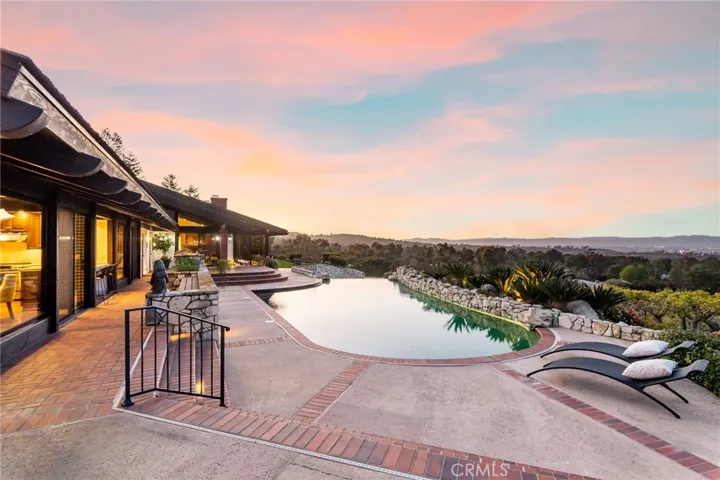45 Saddleback Road, Rolling Hills, California 90274