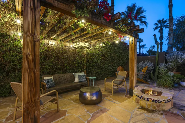 Pergola night