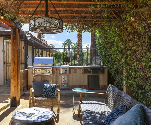 Pergola to bbq