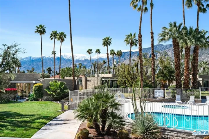 1872 Tamarisk Road, Palm Springs, California 92262