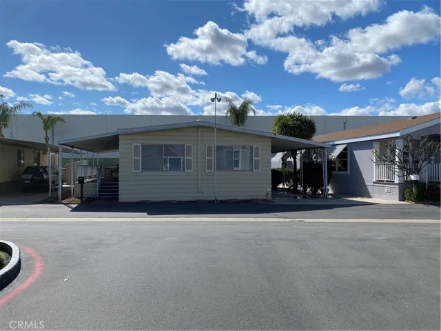 45 Walnut Via, Anaheim, California 92801